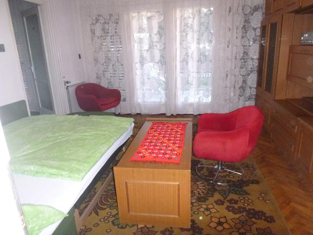 שיופוק Oleander Holiday House מראה חיצוני תמונה